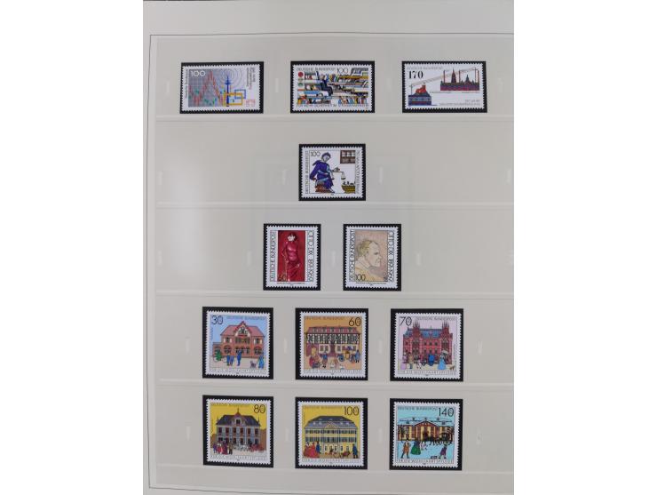 1948/2001, vorwiegend postfrische Sammlung, dabei Bund, Berlin und DDR in den Hauptnummern augenscheinlich komplett, außerdem