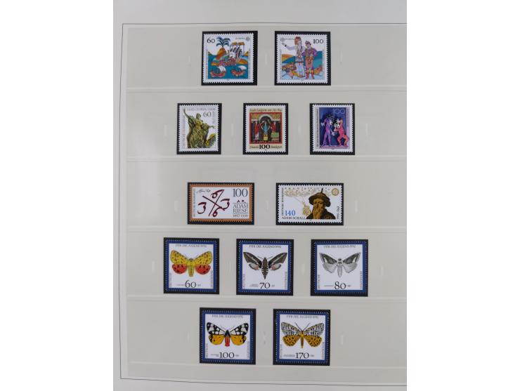 1948/2001, vorwiegend postfrische Sammlung, dabei Bund, Berlin und DDR in den Hauptnummern augenscheinlich komplett, außerdem