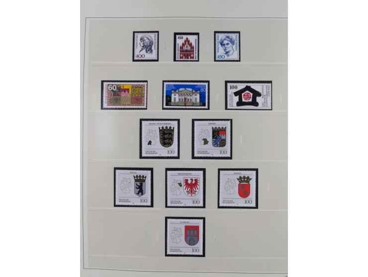 1948/2001, vorwiegend postfrische Sammlung, dabei Bund, Berlin und DDR in den Hauptnummern augenscheinlich komplett, außerdem