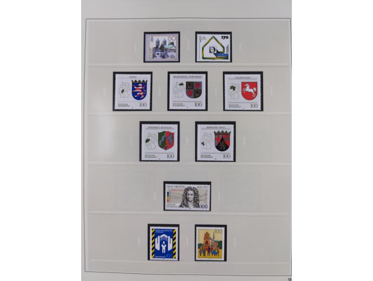 1948/2001, vorwiegend postfrische Sammlung, dabei Bund, Berlin und DDR in den Hauptnummern augenscheinlich komplett, außerdem