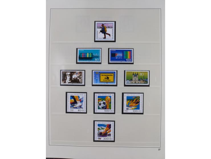 1948/2001, vorwiegend postfrische Sammlung, dabei Bund, Berlin und DDR in den Hauptnummern augenscheinlich komplett, außerdem