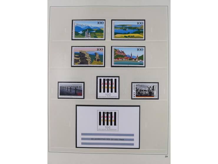 1948/2001, vorwiegend postfrische Sammlung, dabei Bund, Berlin und DDR in den Hauptnummern augenscheinlich komplett, außerdem