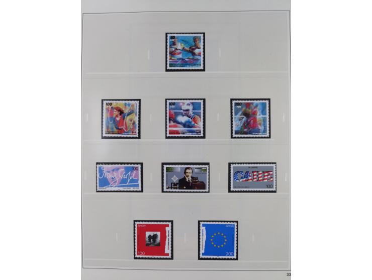 1948/2001, vorwiegend postfrische Sammlung, dabei Bund, Berlin und DDR in den Hauptnummern augenscheinlich komplett, außerdem