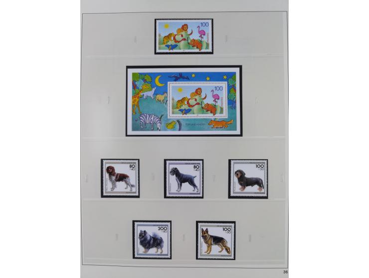 1948/2001, vorwiegend postfrische Sammlung, dabei Bund, Berlin und DDR in den Hauptnummern augenscheinlich komplett, außerdem