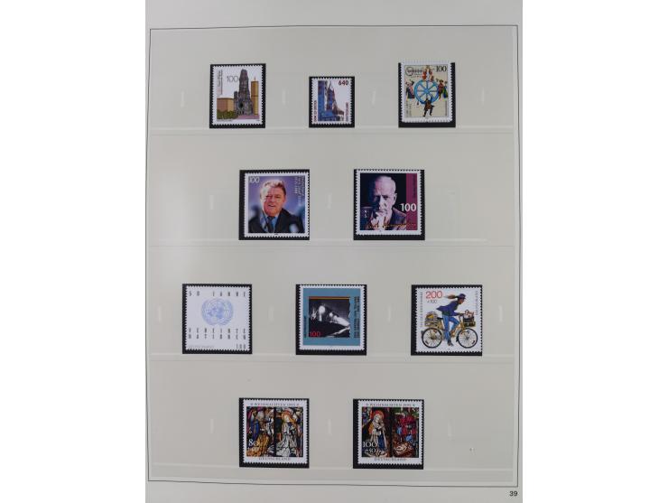 1948/2001, vorwiegend postfrische Sammlung, dabei Bund, Berlin und DDR in den Hauptnummern augenscheinlich komplett, außerdem