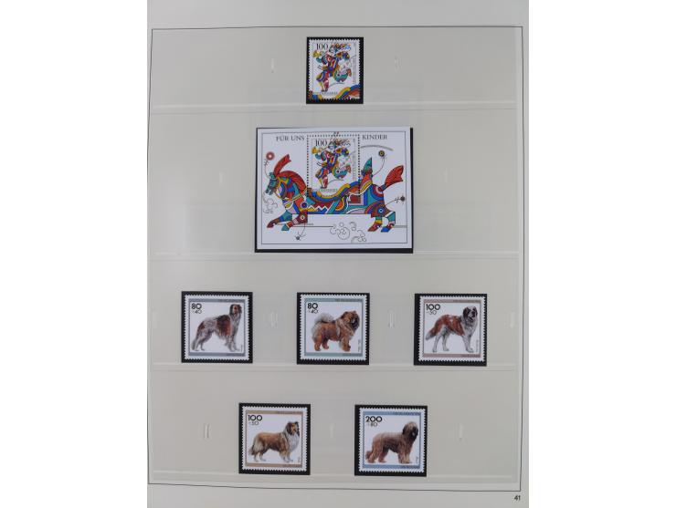 1948/2001, vorwiegend postfrische Sammlung, dabei Bund, Berlin und DDR in den Hauptnummern augenscheinlich komplett, außerdem