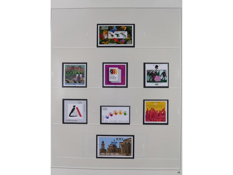 1948/2001, vorwiegend postfrische Sammlung, dabei Bund, Berlin und DDR in den Hauptnummern augenscheinlich komplett, außerdem