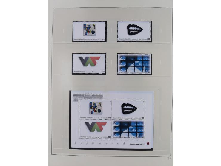 1948/2001, vorwiegend postfrische Sammlung, dabei Bund, Berlin und DDR in den Hauptnummern augenscheinlich komplett, außerdem