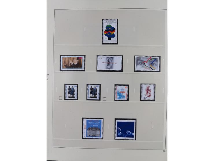 1948/2001, vorwiegend postfrische Sammlung, dabei Bund, Berlin und DDR in den Hauptnummern augenscheinlich komplett, außerdem