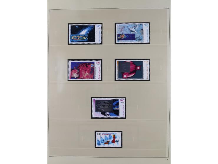 1948/2001, vorwiegend postfrische Sammlung, dabei Bund, Berlin und DDR in den Hauptnummern augenscheinlich komplett, außerdem