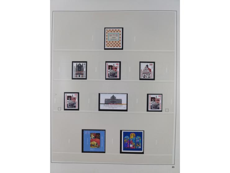 1948/2001, vorwiegend postfrische Sammlung, dabei Bund, Berlin und DDR in den Hauptnummern augenscheinlich komplett, außerdem