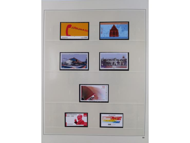 1948/2001, vorwiegend postfrische Sammlung, dabei Bund, Berlin und DDR in den Hauptnummern augenscheinlich komplett, außerdem