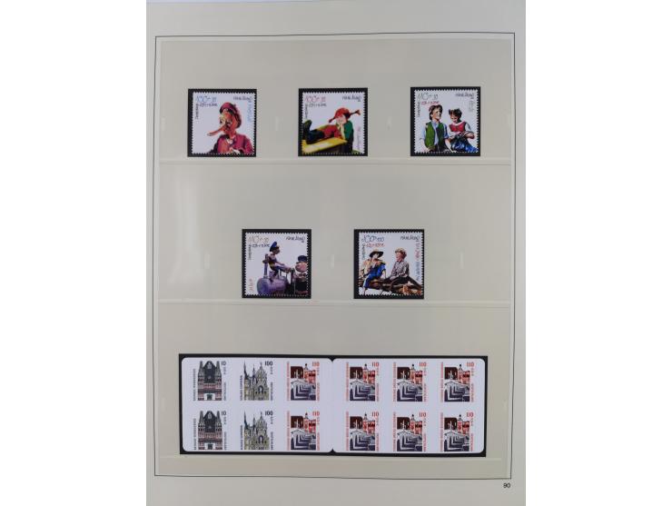 1948/2001, vorwiegend postfrische Sammlung, dabei Bund, Berlin und DDR in den Hauptnummern augenscheinlich komplett, außerdem