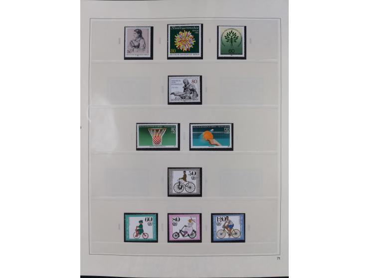 1948/2001, vorwiegend postfrische Sammlung, dabei Bund, Berlin und DDR in den Hauptnummern augenscheinlich komplett, außerdem