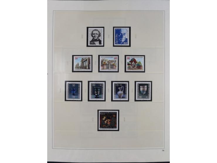 1948/2001, vorwiegend postfrische Sammlung, dabei Bund, Berlin und DDR in den Hauptnummern augenscheinlich komplett, außerdem