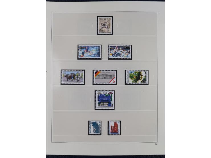 1948/2001, vorwiegend postfrische Sammlung, dabei Bund, Berlin und DDR in den Hauptnummern augenscheinlich komplett, außerdem