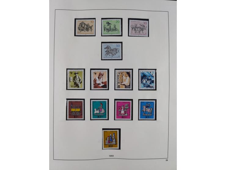 1948/2001, vorwiegend postfrische Sammlung, dabei Bund, Berlin und DDR in den Hauptnummern augenscheinlich komplett, außerdem