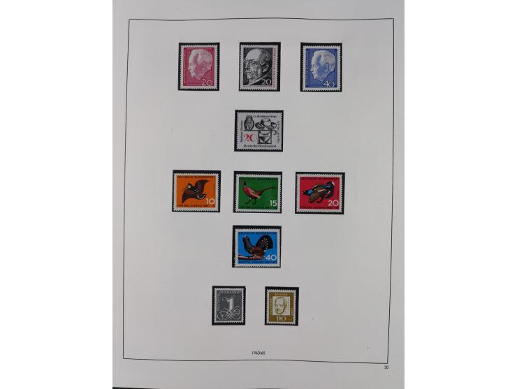 1948/2001, vorwiegend postfrische Sammlung, dabei Bund, Berlin und DDR in den Hauptnummern augenscheinlich komplett, außerdem