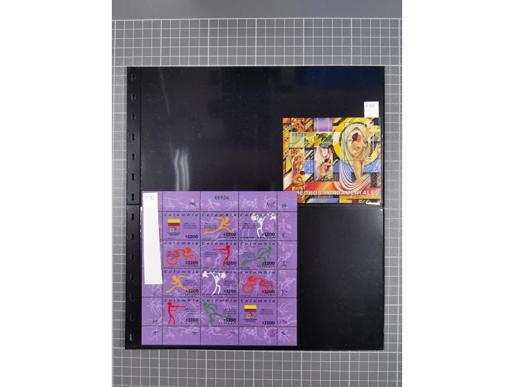 1859/2002, in the classics mostly used collection, with good section classics, later better issues including Mi.-Nr. 227K inv