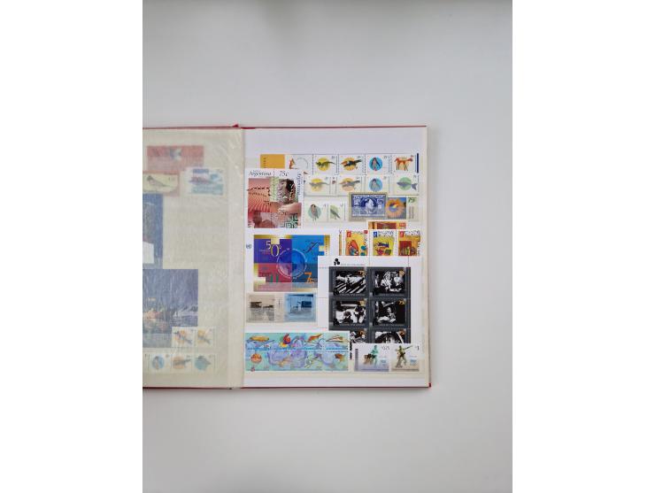 1858/1997, used, unused and mint never hinged collection, including some better issues, like Mi.-Nr. 152, 200-201, 337-41 unu