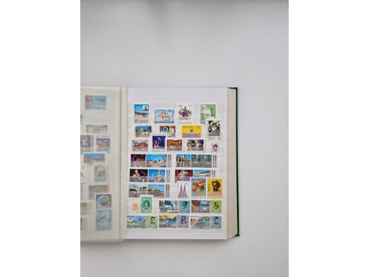 1858/1997, used, unused and mint never hinged collection, including some better issues, like Mi.-Nr. 152, 200-201, 337-41 unu