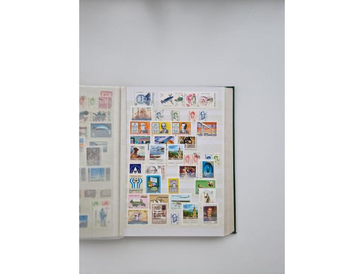 1858/1997, used, unused and mint never hinged collection, including some better issues, like Mi.-Nr. 152, 200-201, 337-41 unu