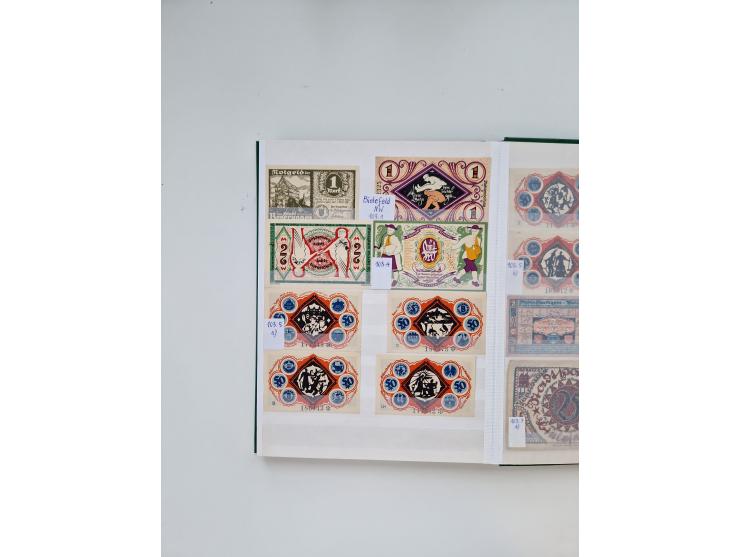 Notgeld-Serienscheine, saubere Sammlung in 16 meist dicken Steckalben, sauber nach Orten und Serien sortiert, überschlägig et
