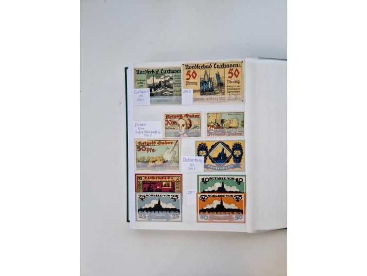 Notgeld-Serienscheine, saubere Sammlung in 16 meist dicken Steckalben, sauber nach Orten und Serien sortiert, überschlägig et