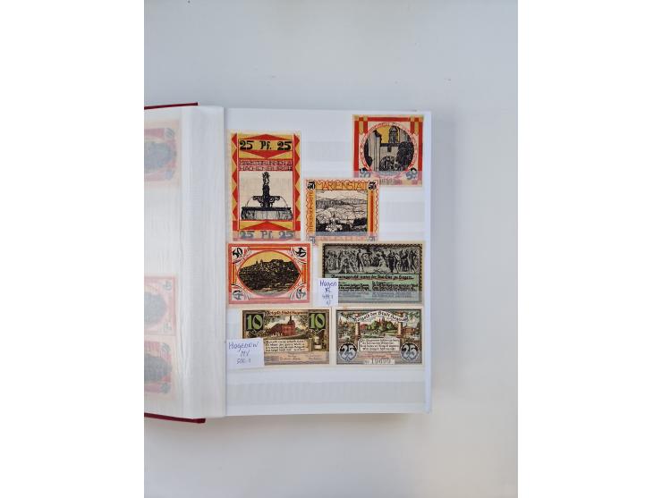 Notgeld-Serienscheine, saubere Sammlung in 16 meist dicken Steckalben, sauber nach Orten und Serien sortiert, überschlägig et