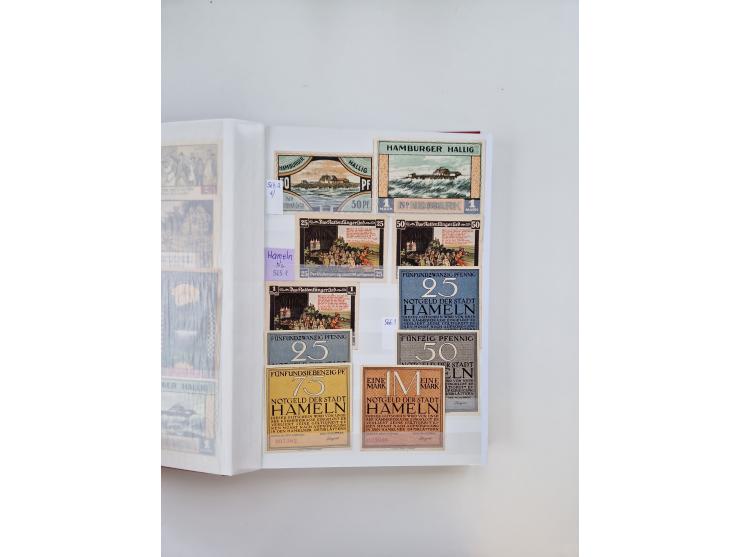 Notgeld-Serienscheine, saubere Sammlung in 16 meist dicken Steckalben, sauber nach Orten und Serien sortiert, überschlägig et