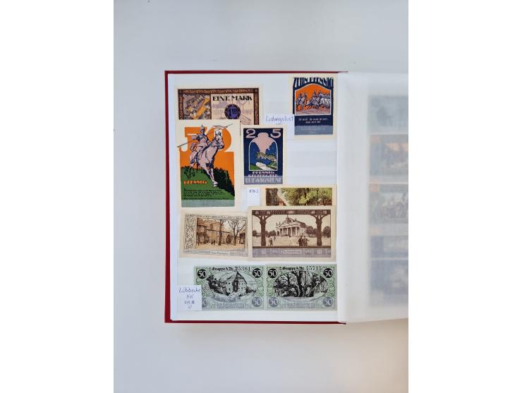 Notgeld-Serienscheine, saubere Sammlung in 16 meist dicken Steckalben, sauber nach Orten und Serien sortiert, überschlägig et