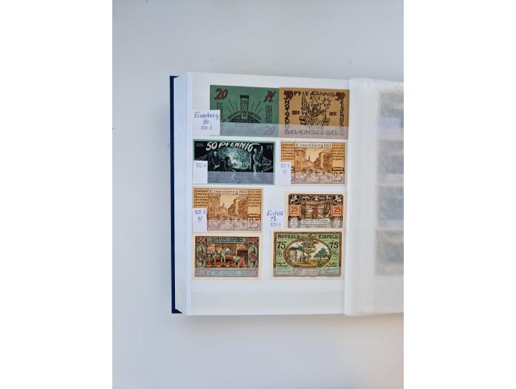 Notgeld-Serienscheine, saubere Sammlung in 16 meist dicken Steckalben, sauber nach Orten und Serien sortiert, überschlägig et