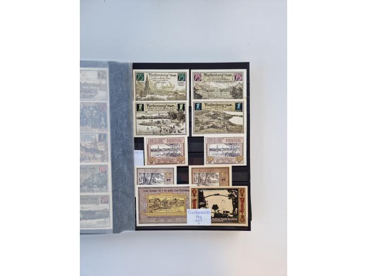 Notgeld-Serienscheine, saubere Sammlung in 16 meist dicken Steckalben, sauber nach Orten und Serien sortiert, überschlägig et