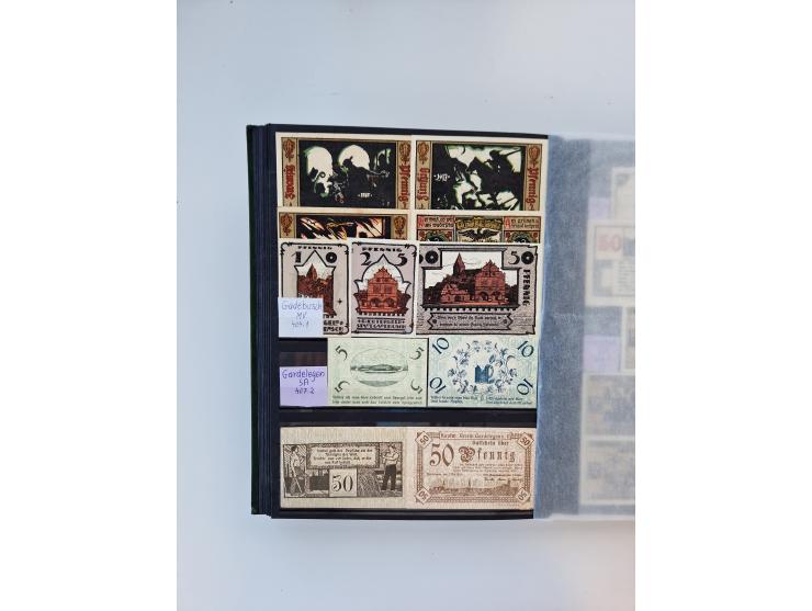 Notgeld-Serienscheine, saubere Sammlung in 16 meist dicken Steckalben, sauber nach Orten und Serien sortiert, überschlägig et