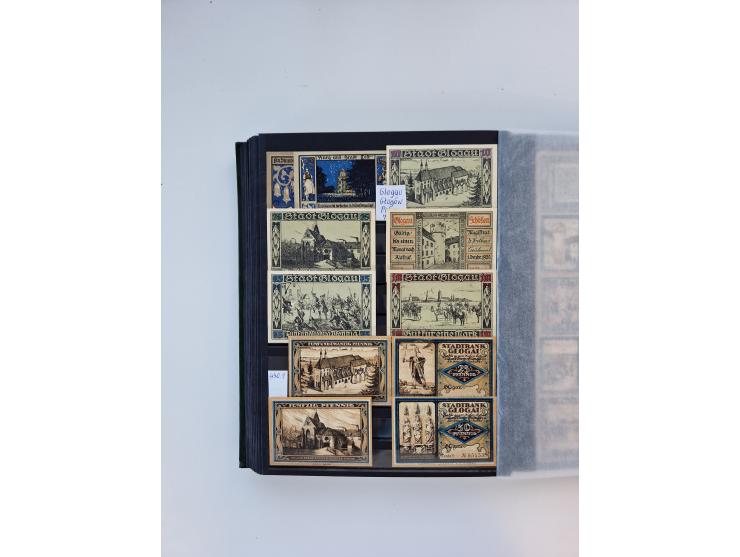 Notgeld-Serienscheine, saubere Sammlung in 16 meist dicken Steckalben, sauber nach Orten und Serien sortiert, überschlägig et