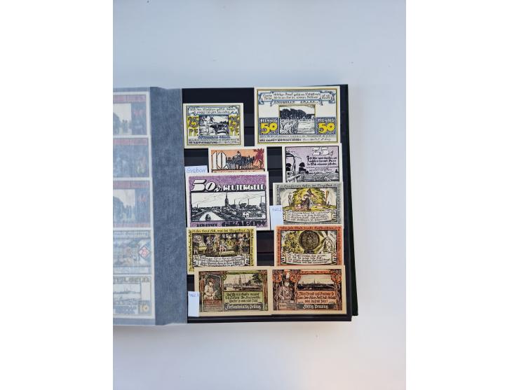 Notgeld-Serienscheine, saubere Sammlung in 16 meist dicken Steckalben, sauber nach Orten und Serien sortiert, überschlägig et