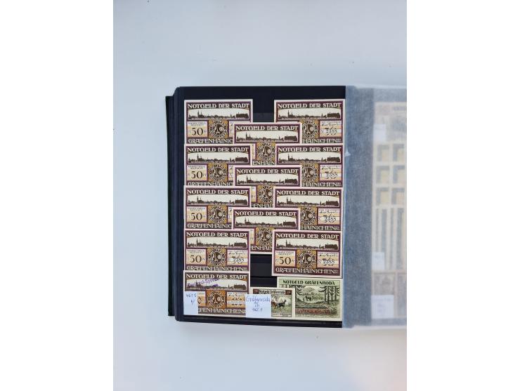 Notgeld-Serienscheine, saubere Sammlung in 16 meist dicken Steckalben, sauber nach Orten und Serien sortiert, überschlägig et