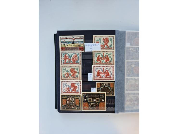 Notgeld-Serienscheine, saubere Sammlung in 16 meist dicken Steckalben, sauber nach Orten und Serien sortiert, überschlägig et