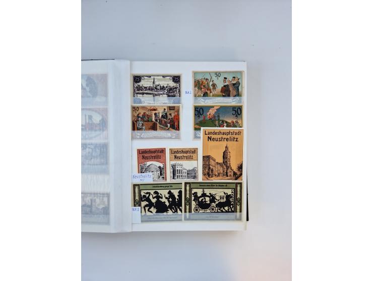 Notgeld-Serienscheine, saubere Sammlung in 16 meist dicken Steckalben, sauber nach Orten und Serien sortiert, überschlägig et