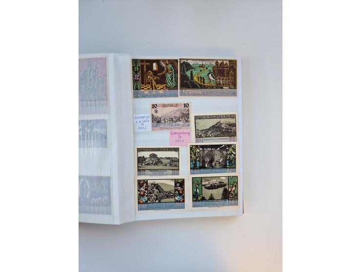 Notgeld-Serienscheine, saubere Sammlung in 16 meist dicken Steckalben, sauber nach Orten und Serien sortiert, überschlägig et