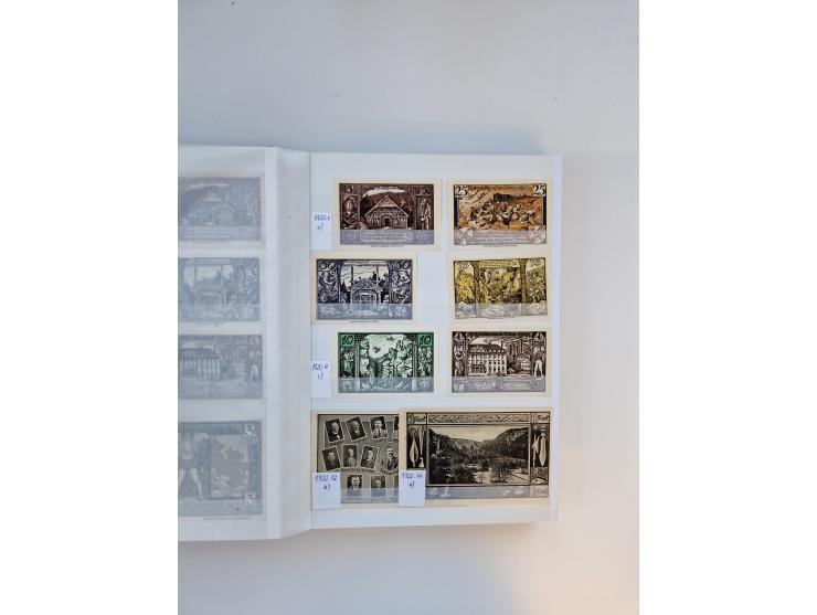 Notgeld-Serienscheine, saubere Sammlung in 16 meist dicken Steckalben, sauber nach Orten und Serien sortiert, überschlägig et