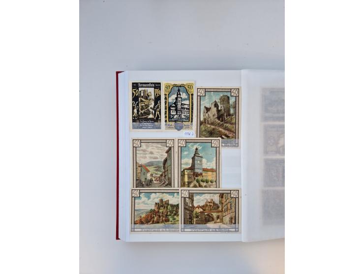 Notgeld-Serienscheine, saubere Sammlung in 16 meist dicken Steckalben, sauber nach Orten und Serien sortiert, überschlägig et