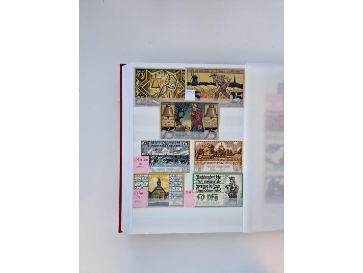 Notgeld-Serienscheine, saubere Sammlung in 16 meist dicken Steckalben, sauber nach Orten und Serien sortiert, überschlägig et