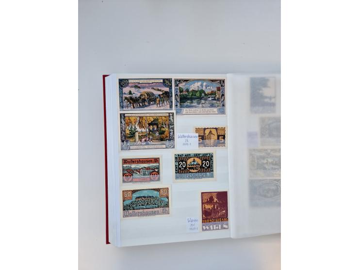 Notgeld-Serienscheine, saubere Sammlung in 16 meist dicken Steckalben, sauber nach Orten und Serien sortiert, überschlägig et