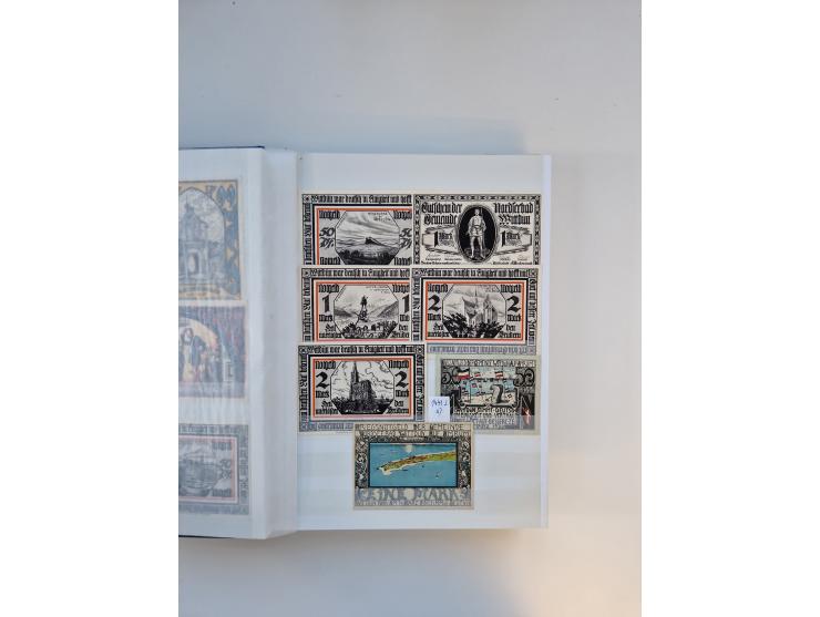 Notgeld-Serienscheine, saubere Sammlung in 16 meist dicken Steckalben, sauber nach Orten und Serien sortiert, überschlägig et