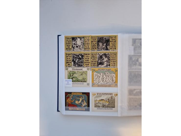 Notgeld-Serienscheine, saubere Sammlung in 16 meist dicken Steckalben, sauber nach Orten und Serien sortiert, überschlägig et