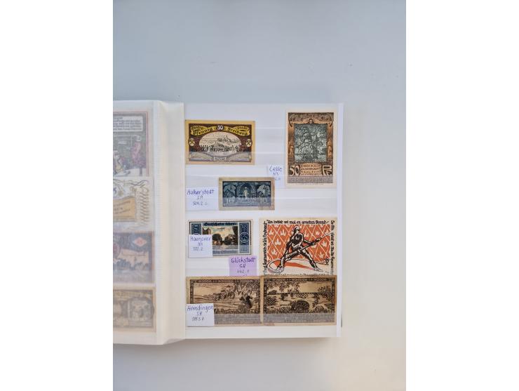 Notgeld-Serienscheine, saubere Sammlung in 16 meist dicken Steckalben, sauber nach Orten und Serien sortiert, überschlägig et