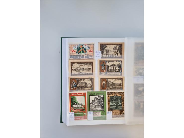 Notgeld-Serienscheine, saubere Sammlung in 16 meist dicken Steckalben, sauber nach Orten und Serien sortiert, überschlägig et