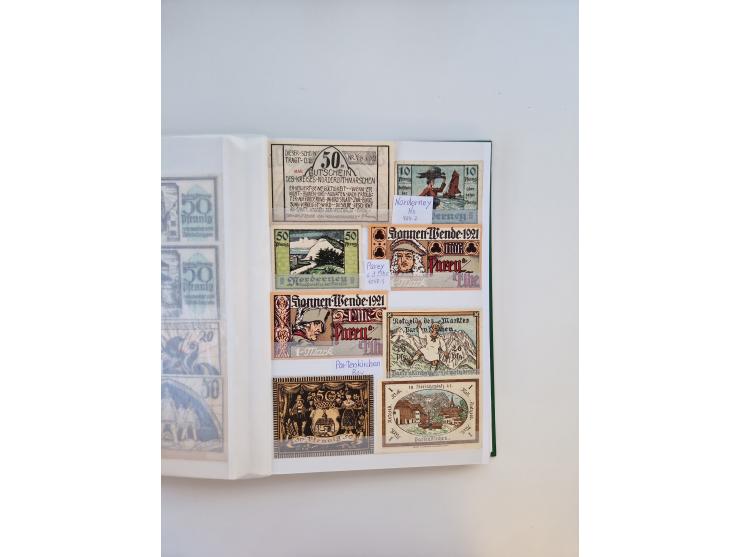 Notgeld-Serienscheine, saubere Sammlung in 16 meist dicken Steckalben, sauber nach Orten und Serien sortiert, überschlägig et