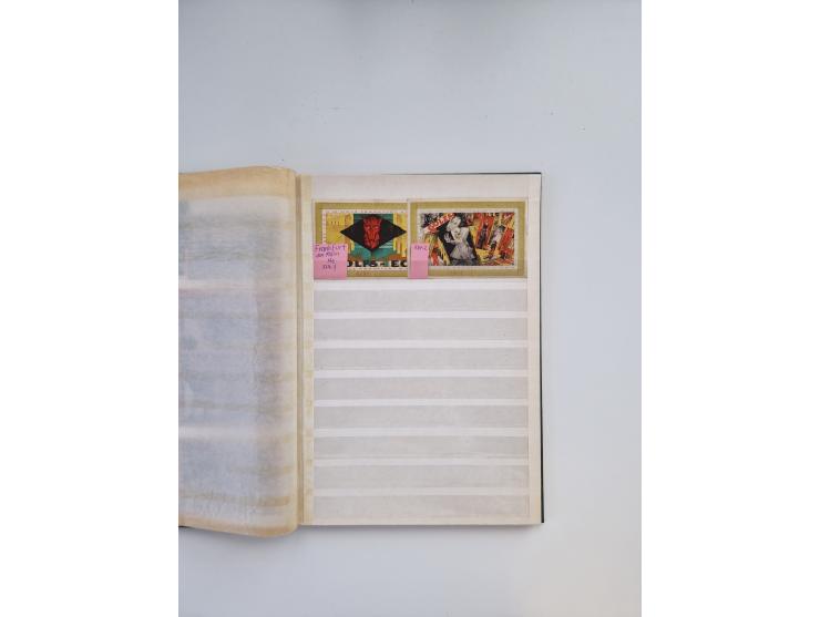 Notgeld-Serienscheine, saubere Sammlung in 16 meist dicken Steckalben, sauber nach Orten und Serien sortiert, überschlägig et